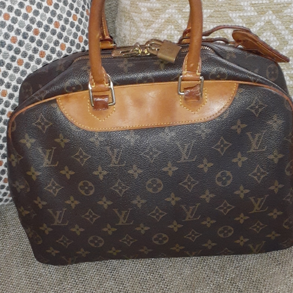 Vintage Louis Deauville Bag - Picture 2 of 16